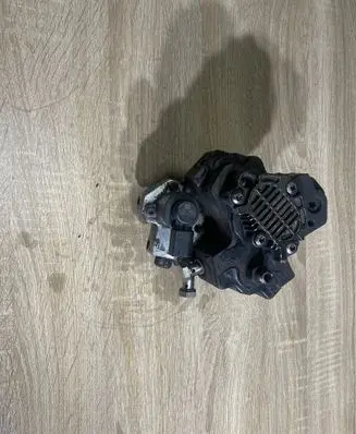 Volkswagen Crafter Fuel injection high pressure pump 059130775N 0445010125