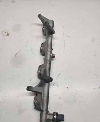 Fuel main line pipe