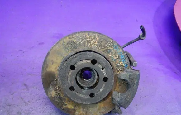 Skoda Octavia Mk1 (1U) Front wheel hub spindle knuckle