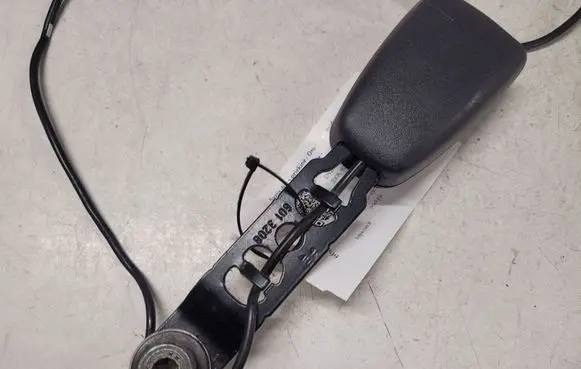 Volvo V50 Front seatbelt buckle 6013208