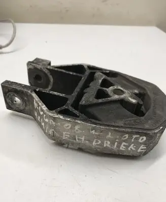 Ford Kuga I Engine mount bracket AV616P082AB