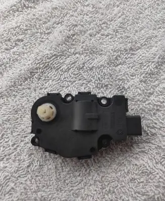 BMW 5 F10 F11 Air flap motor/actuator 54119242058 1108374 T236825
