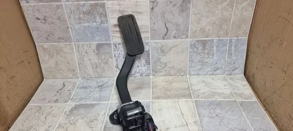 Mazda 6 Accelerator throttle pedal 1988003470 2GR1A 0836A6