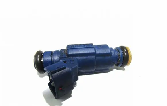 Hyundai i30 Fuel injector 353102B000