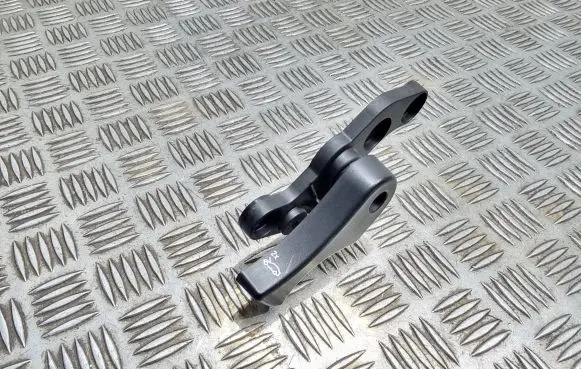 Engine bonnet (hood) release handle
