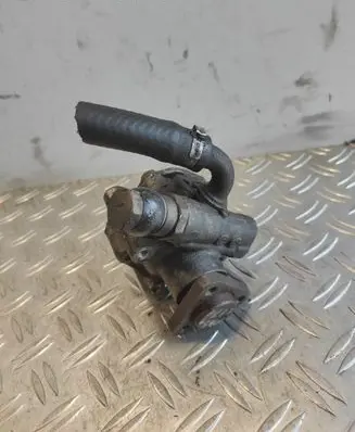 Volkswagen PASSAT B5 Power steering pump 8D0145177