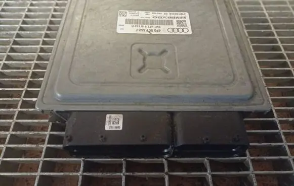 Audi A6 S6 C6 4F Air suspension control unit module (rear) 4F0907552F 4F1910552R