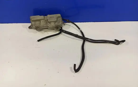Vacuum air tank