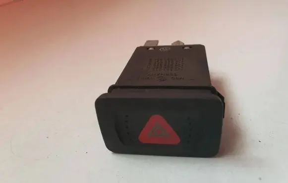 Volkswagen PASSAT B5.5 Hazard light switch 1J0953235D 1J0953235H 1J0953235J