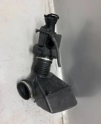 BMW 3 G20 G21 Intake resonator 72423017 8656981