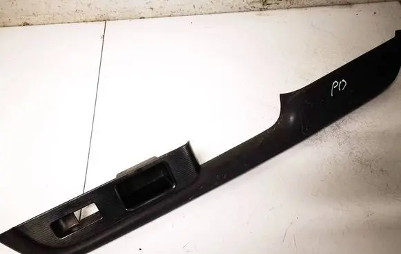 Nissan X-Trail T30 Front door window switch trim 809488h700