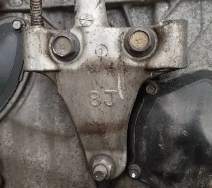 Nissan Quest Engine mounting bracket