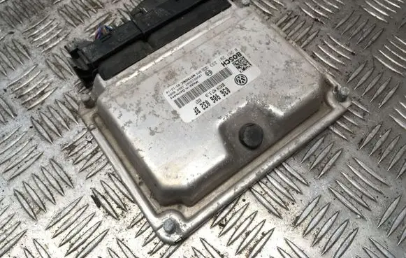 Skoda Octavia Mk2 (1Z) Engine control unit/module 036906032 036906032BF 0261201233
