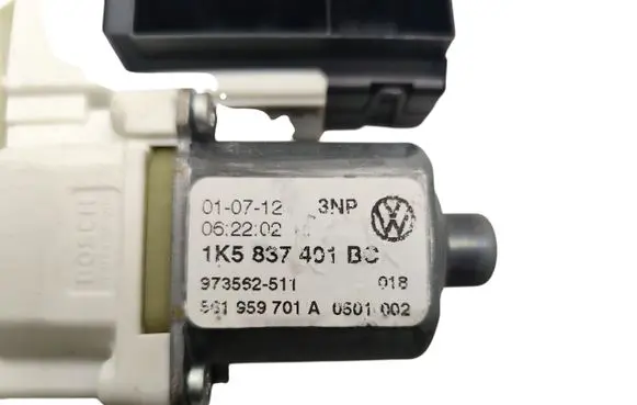 Volkswagen Polo VI Sliding door electric window regulator 1K5837401BC