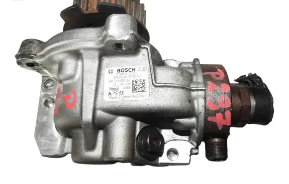 Peugeot 308 Fuel injection high pressure pump 9817903080 0445010761