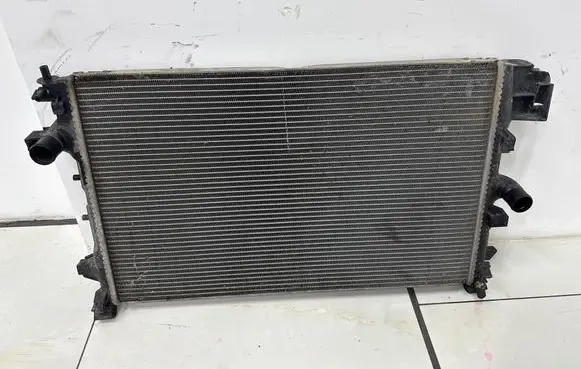 Opel Vectra C Coolant radiator