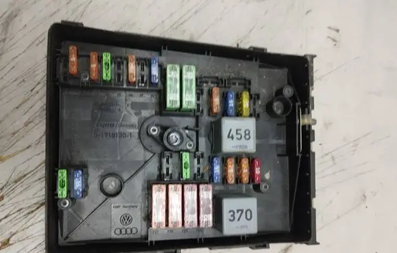 Skoda Octavia Mk2 (1Z) Fuse box set 017181281 017181301
