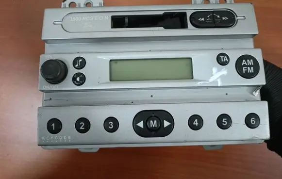 Ford Fusion Radio/GPS head unit trim 