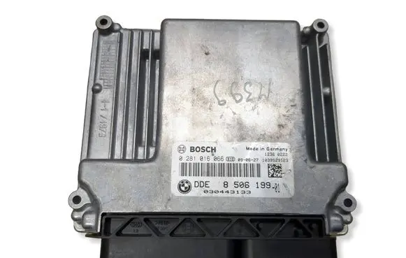 BMW 5 E60 E61 Engine control unit/module 0281016066 030443133 8506199
