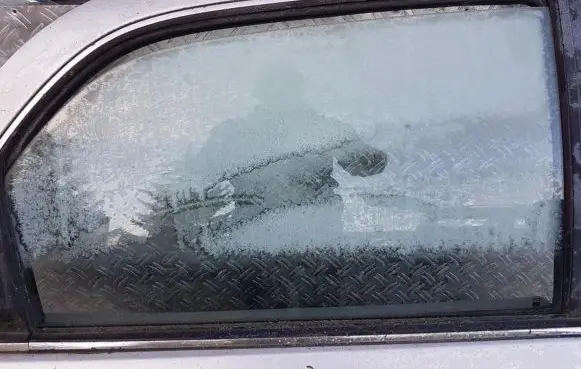 KIA Clarus Rear door window glass