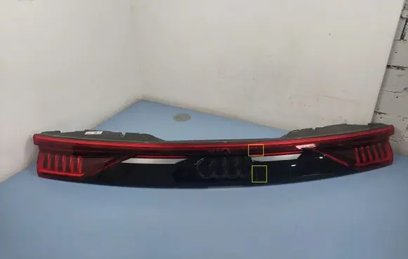 Audi Q8 Tailgate rear/tail lights 4M8945095S