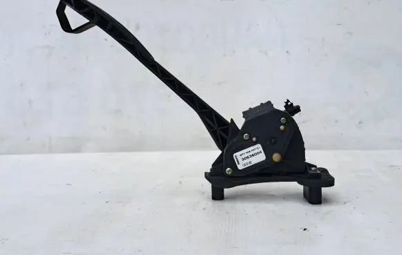 Volvo V70 Accelerator throttle pedal 30636004 6PV00853701