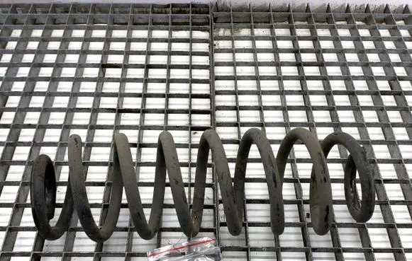 Toyota Camry VIII XV70 Rear coil spring 