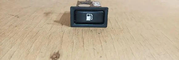Toyota Avensis T250 Fuel tank opening switch 156795
