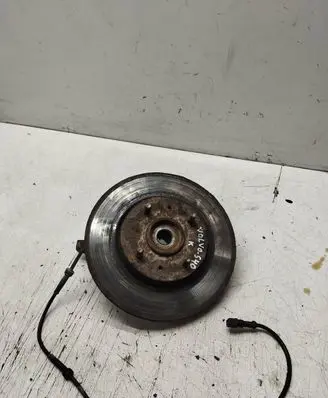 Volvo S40, V40 Front wheel hub spindle knuckle