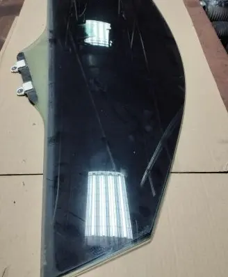 Honda Accord Front door window/glass (coupe) 