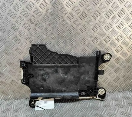 Battery box tray