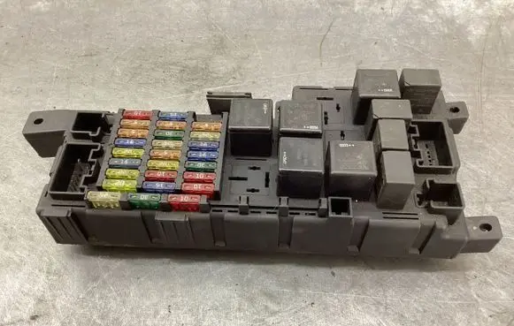 Volvo V70 Fuse module 518717004 637841