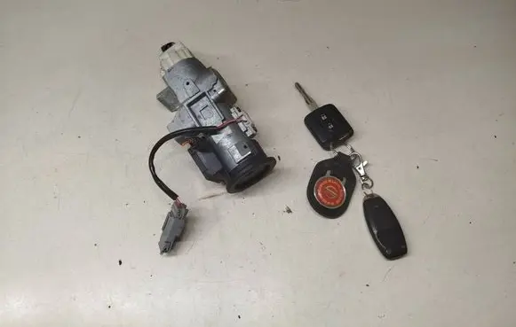 Nissan NV200 Ignition lock 28590AX600 5WK46550