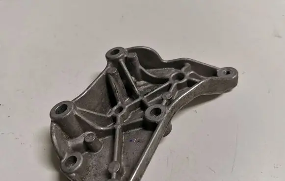 Mercedes-Benz C W205 Engine mounting bracket A6510940039