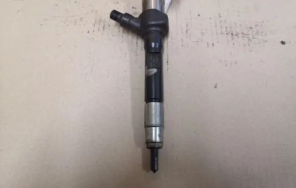 Mazda 6 Fuel injector R2AA 13H50