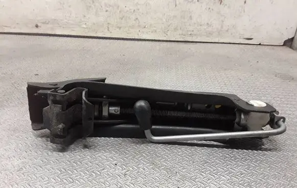 Volkswagen Touran I Lift Jack 1T0011031A