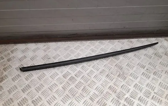 Audi Q8 Windshield trim 4M8854327