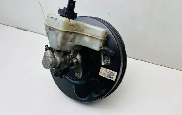 Volkswagen PASSAT B6 Brake booster 3C1614105D