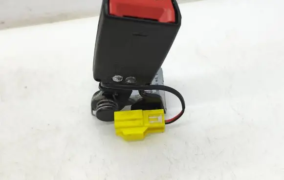 Volvo S60 Rear seatbelt buckle 34069267 31332720 2B21612