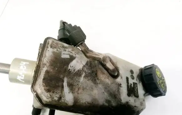 Brake fluid reservoir