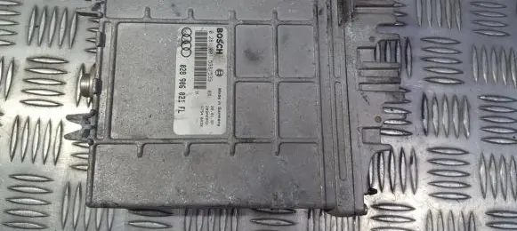 Audi A4 S4 B5 8D Engine control unit/module 028906021FL 0281001538
