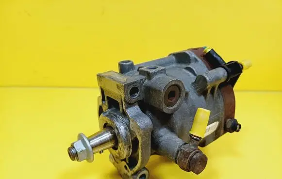 Renault Scenic II - Grand scenic II Fuel injection high pressure pump 8200057225 R9042A040A
