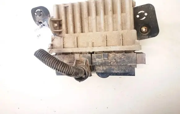 Opel Zafira A Coolant fan relay 24410129 15396010