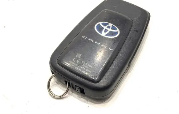 Toyota Camry VIII XV70 Ignition key/card BR2EX
