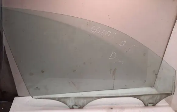 Volkswagen PASSAT B5.5 Front door window glass four-door 43R00082