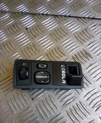 Toyota Corolla E120 E130 Wing mirror switch 183574 5553932010