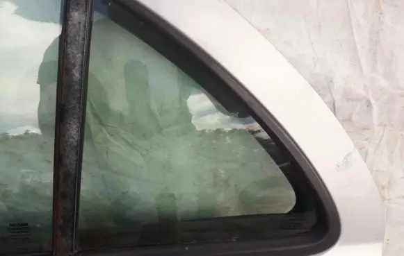 Nissan Almera N16 Rear vent window glass 