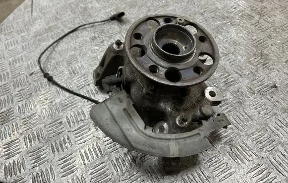Mercedes-Benz E W213 Rear wheel hub A2133572600