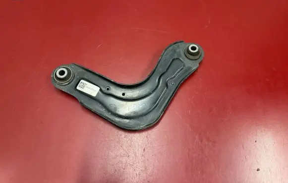 Chrysler Pacifica Rear control arm 68445336AA