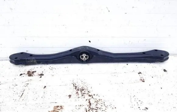 Volkswagen Touareg I Front subframe